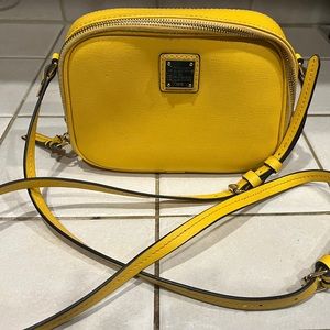 Dooney and Bourke yellow cross body bag!!